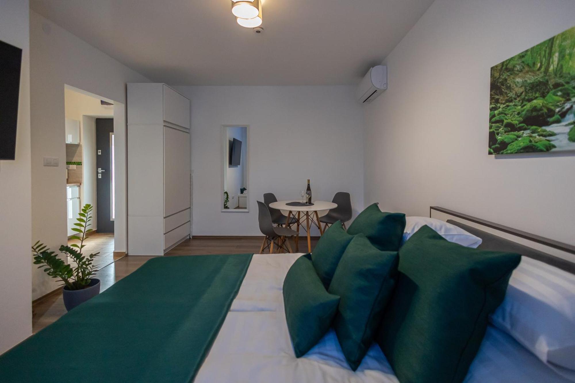 Happy Home Apartman มิชโคลซ์ ภายนอก รูปภาพ