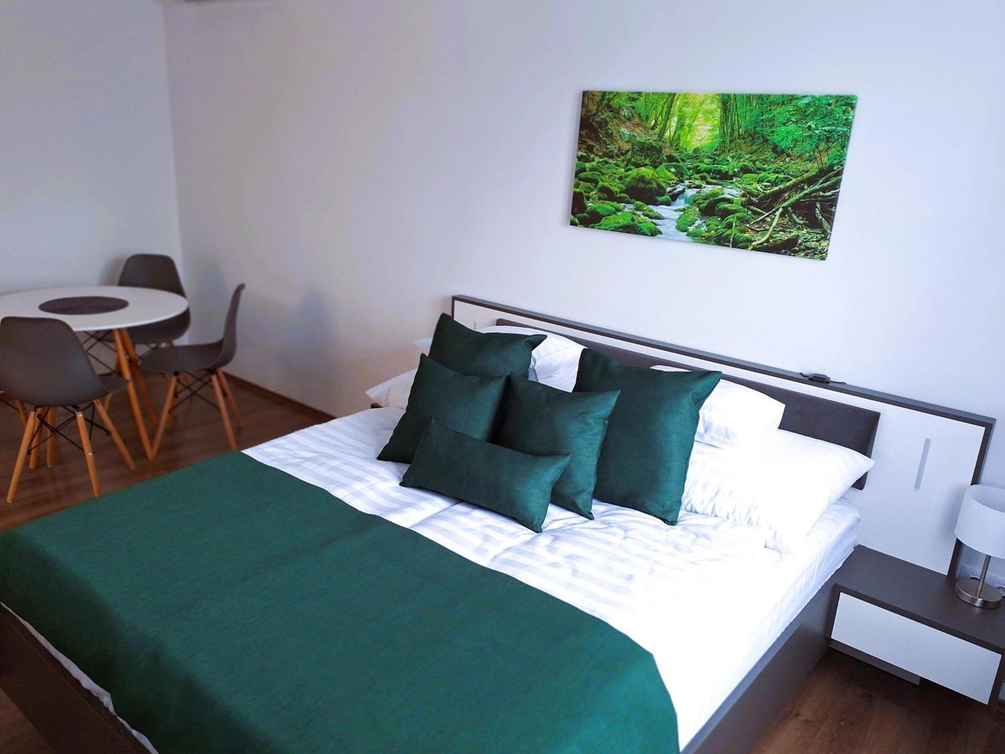 Happy Home Apartman มิชโคลซ์ ภายนอก รูปภาพ